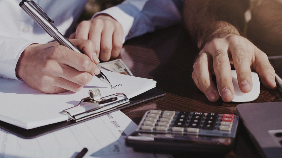 Descubre lo que te costaría un litro gasóleo de calefacción si no tuviera impuestos